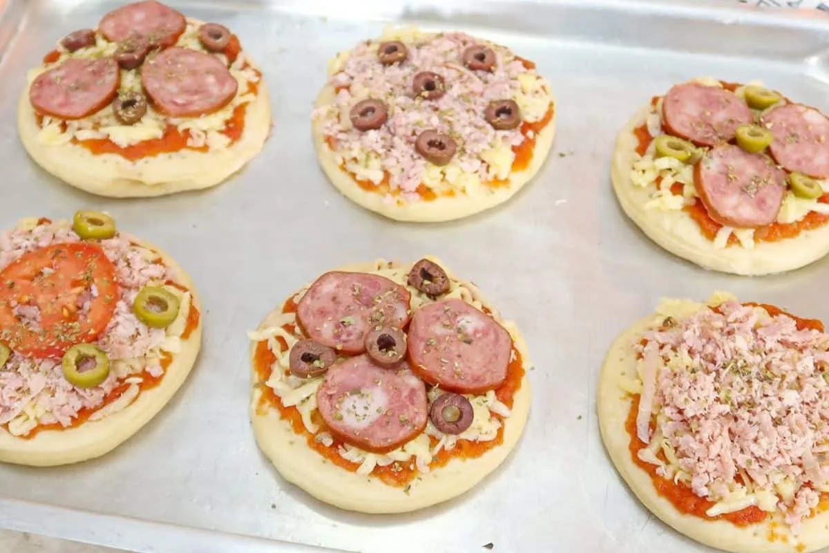 Receita de massa para mini pizza que fica perfeita e não res