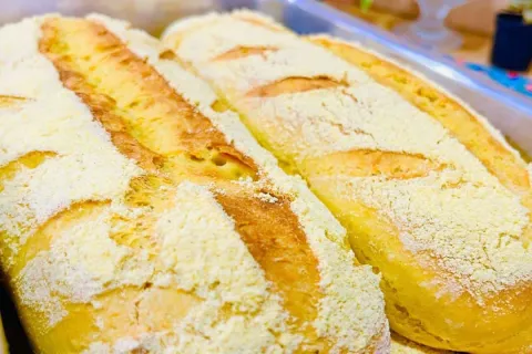 Receita de pão caseiro de milho fofinho e saboroso para serv