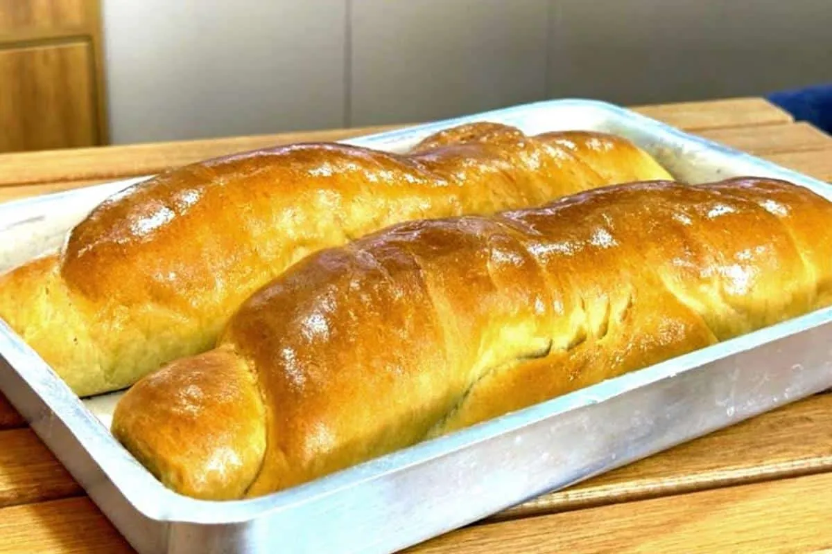 Receita de pão caseiro fofinho e econômico para servir no ca