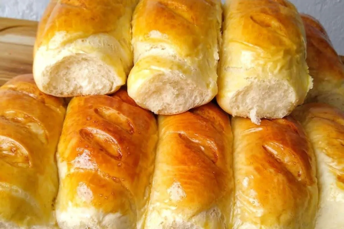 Receita de pão caseiro sem leite para servir no café da manh