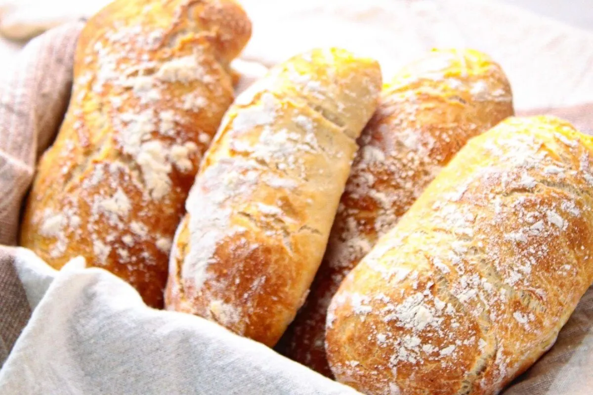 Receita de pão ciabatta sem sovar: crocante por fora e super