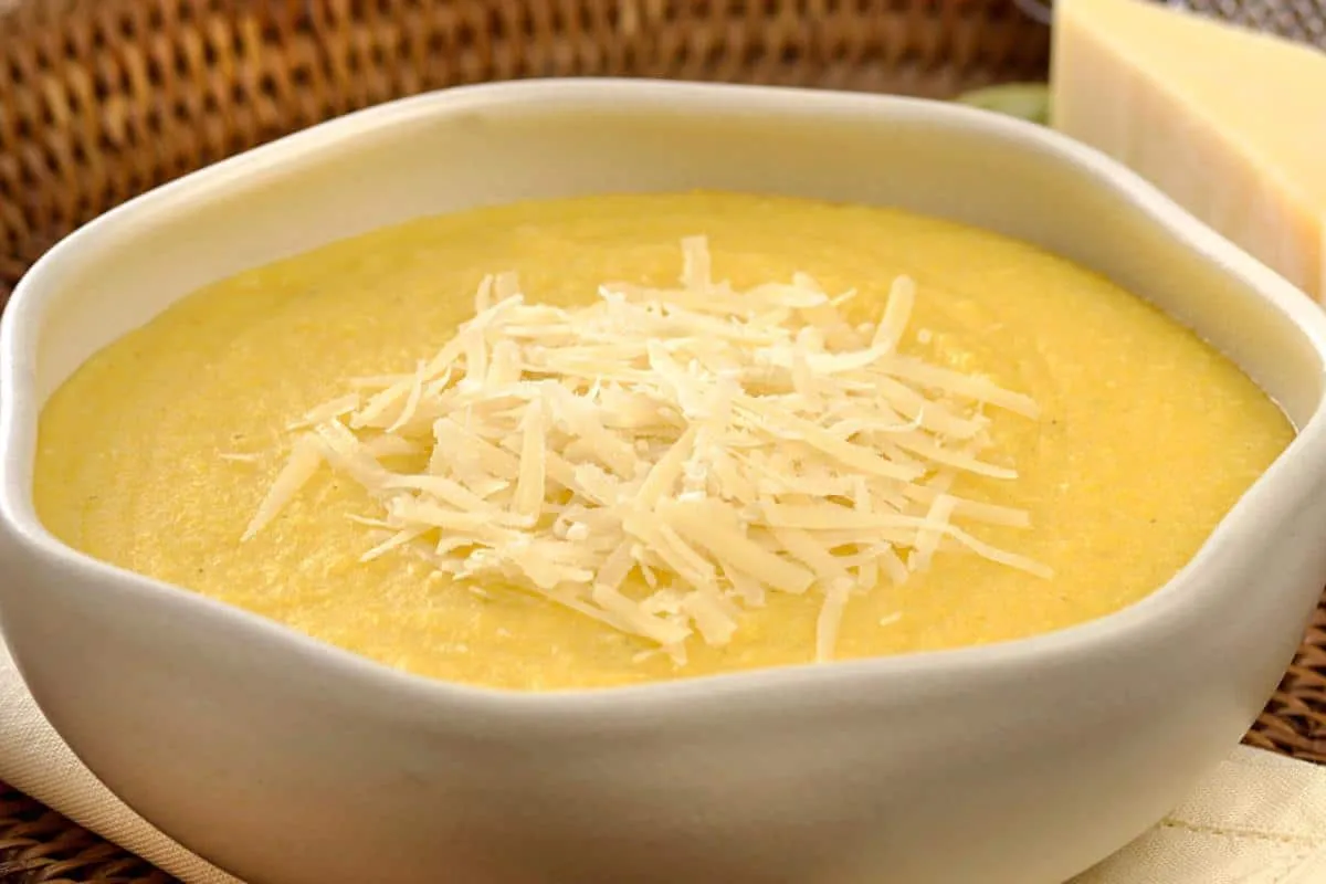 Receita de polenta na panela de pressão para fazer um acompa