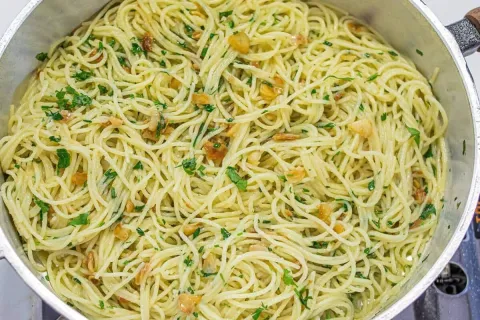 Receita de restaurante para fazer macarrão alho e óleo solti