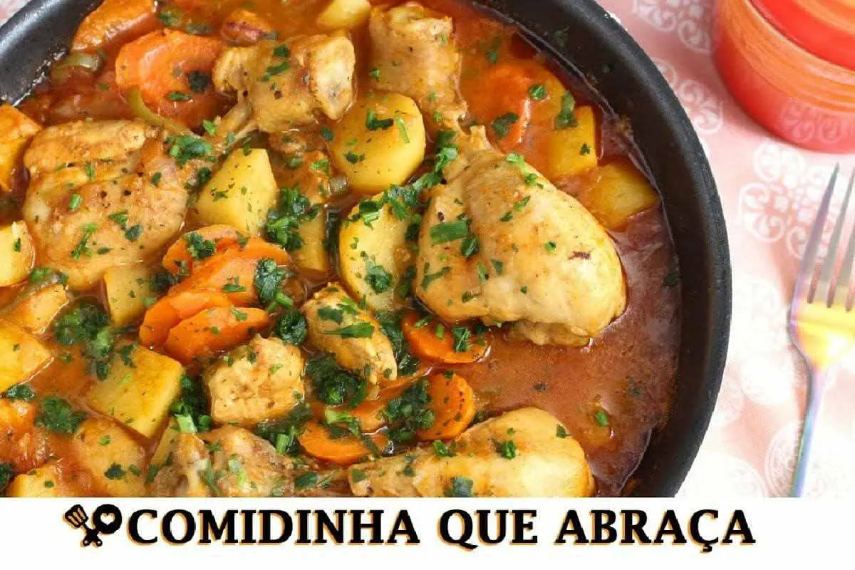 Receita de vó: frango ensopado com legumes saboroso