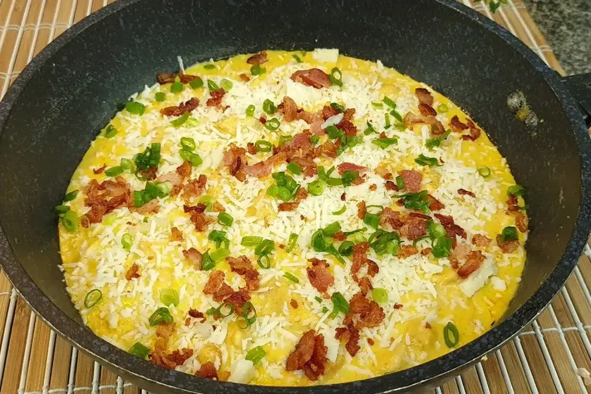 Receita divina de frango ao molho de bacon para o almoço que