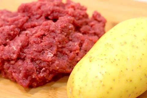 Receita fácil de fazer de batata com carne moída que é uma d