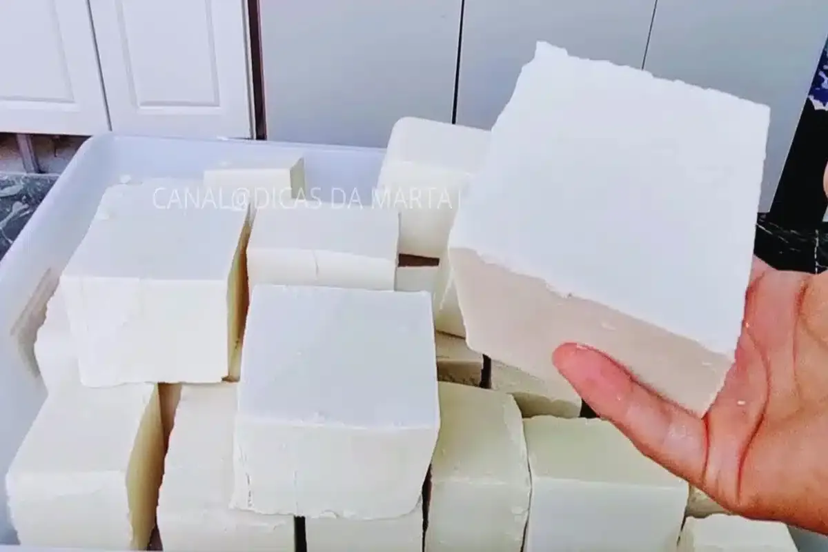 Receita prática de sabão caseiro de bicarbonato: rende muita