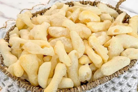 Receita sem ovo e sem leite de biscoito de polvilho que é um