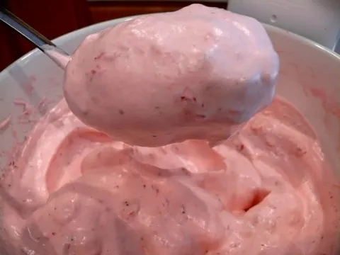 Recheio de Mousse de Morango da Isamara