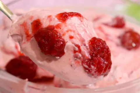 Recheio trufado de morango na consistência certa para bolos 