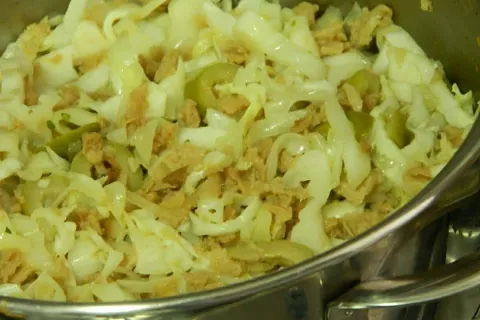 Repolho refogado muito fácil e feito com poucos ingredientes