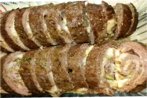Rocambole de carne moída com calabresa perfeito para seu alm