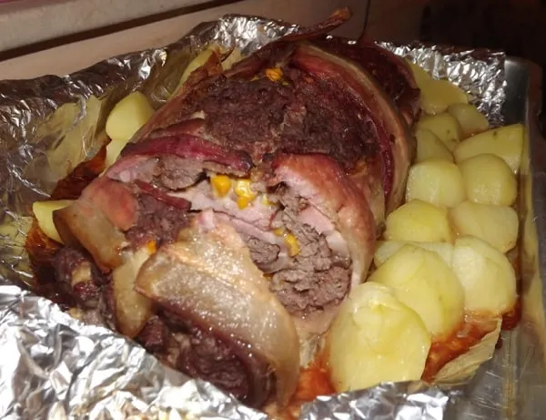 Rocambole de Carne Moída Recheado