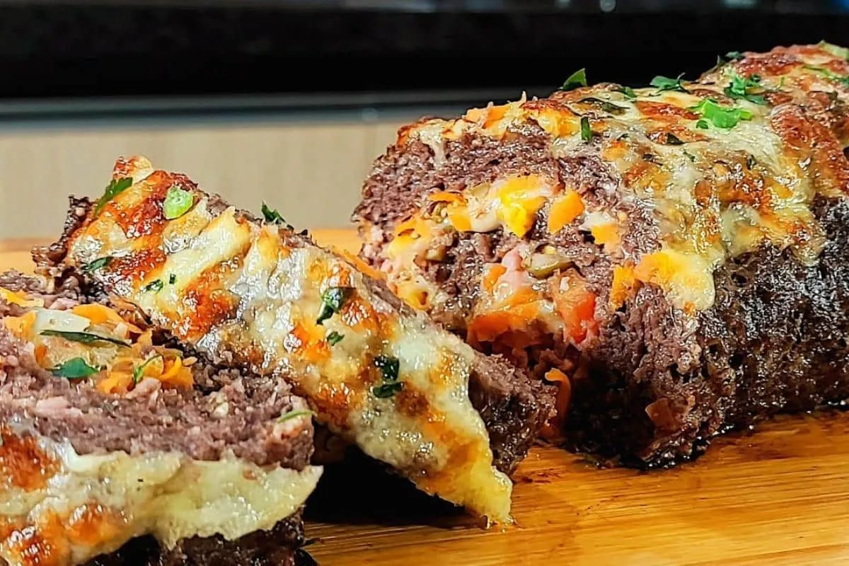 Rocambole de carne que fica molhadinho e no ponto certo