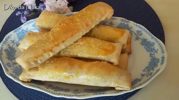 Rolinhos de Massa de Pastel Assados