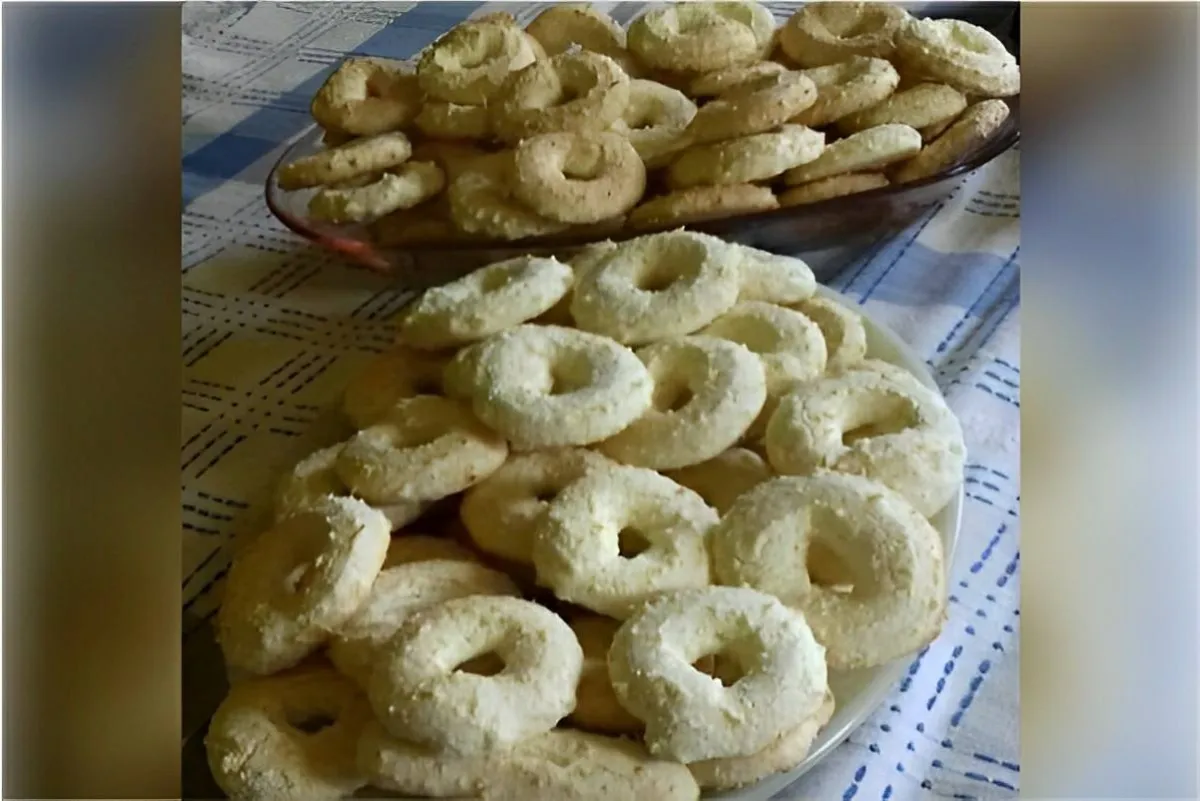 Rosca de coco um biscoitinho amanteigado delicioso que derre