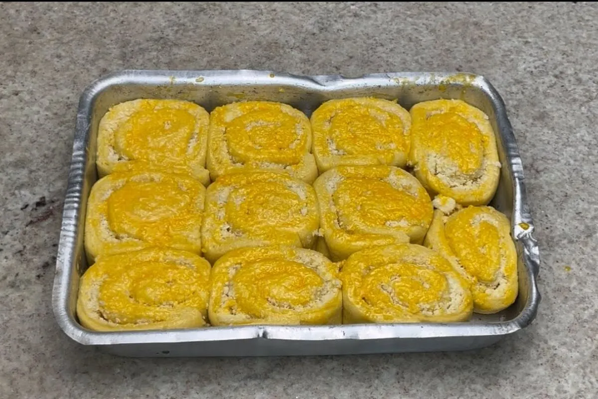 Rosca de fubá caseira, muito fofinha e cheirosa, que todo mu