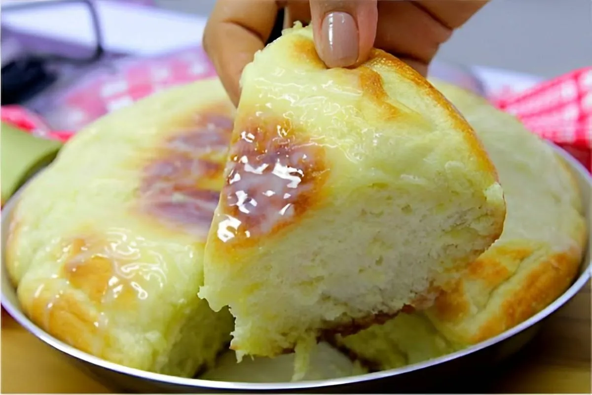 Rosca doce de frigideira fica pronta bem rápido e é perfeita