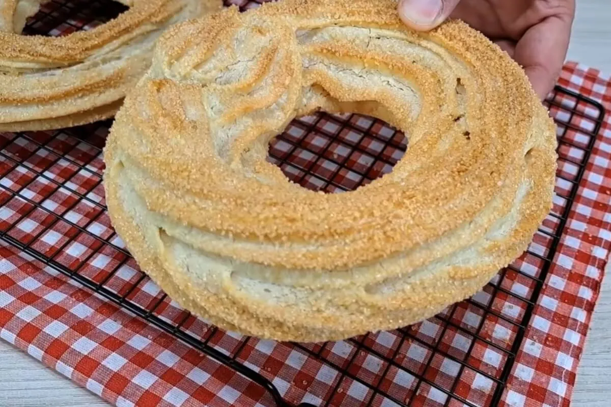 Rosca doce de padaria fofinha e deliciosa para acompanhar se