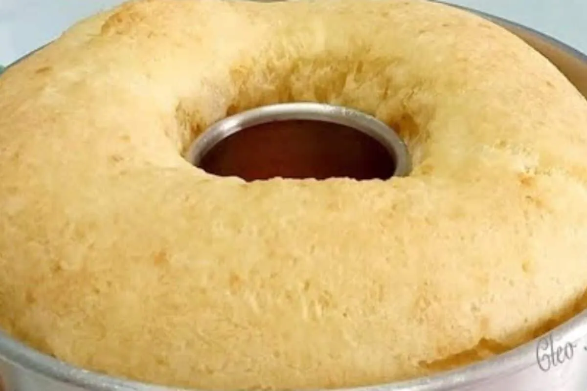 Rosca grande de polvilho assada: perfeita para o café com sa
