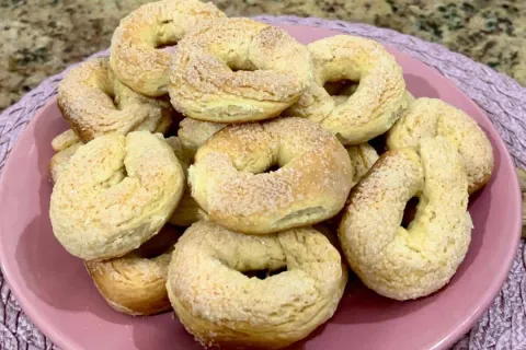 Rosquinha cristal açucarada da vovó: ótima para começar o di