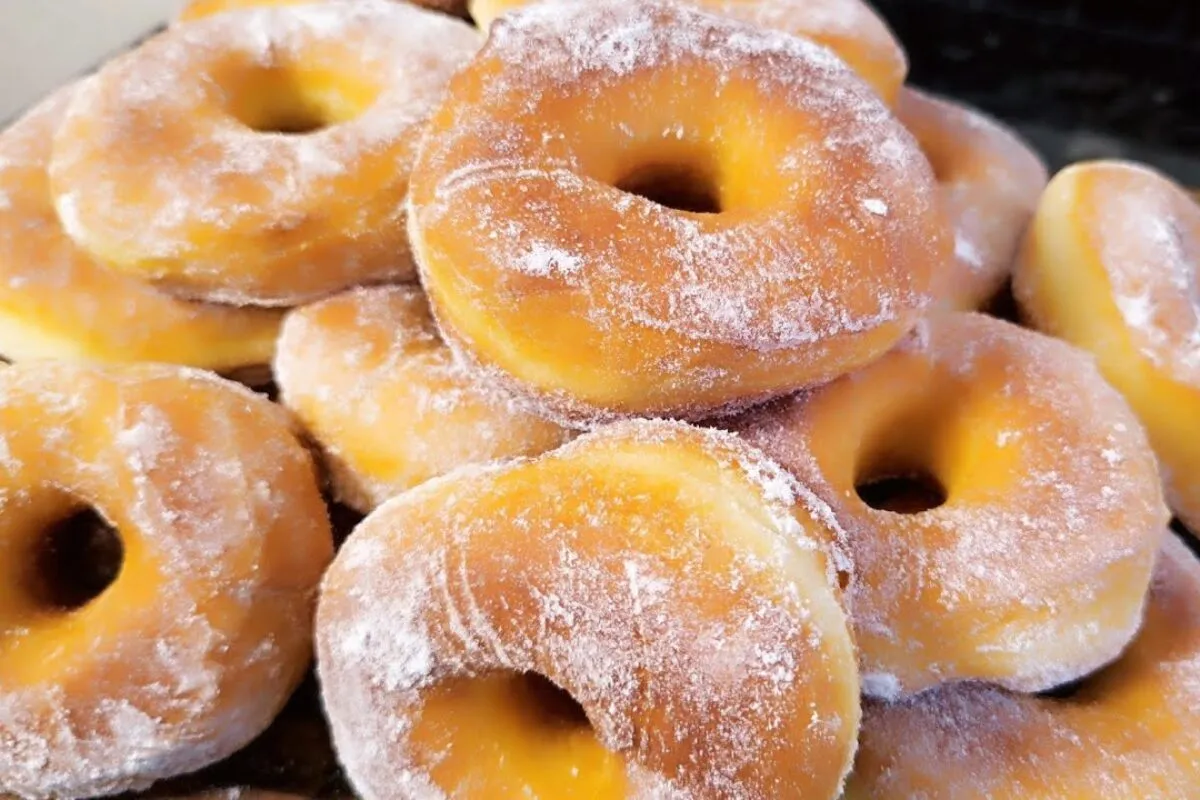 Rosquinha de padaria macia e fofinha, feita com poucos ingre