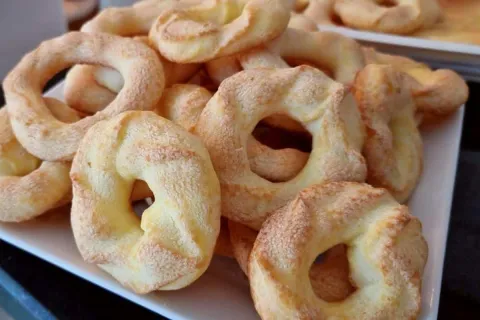 Rosquinha doce de polvilho da vovó muito fácil de fazer para