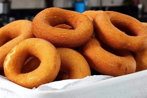 Rosquinha doce de polvilho da vovó para servir com café quen