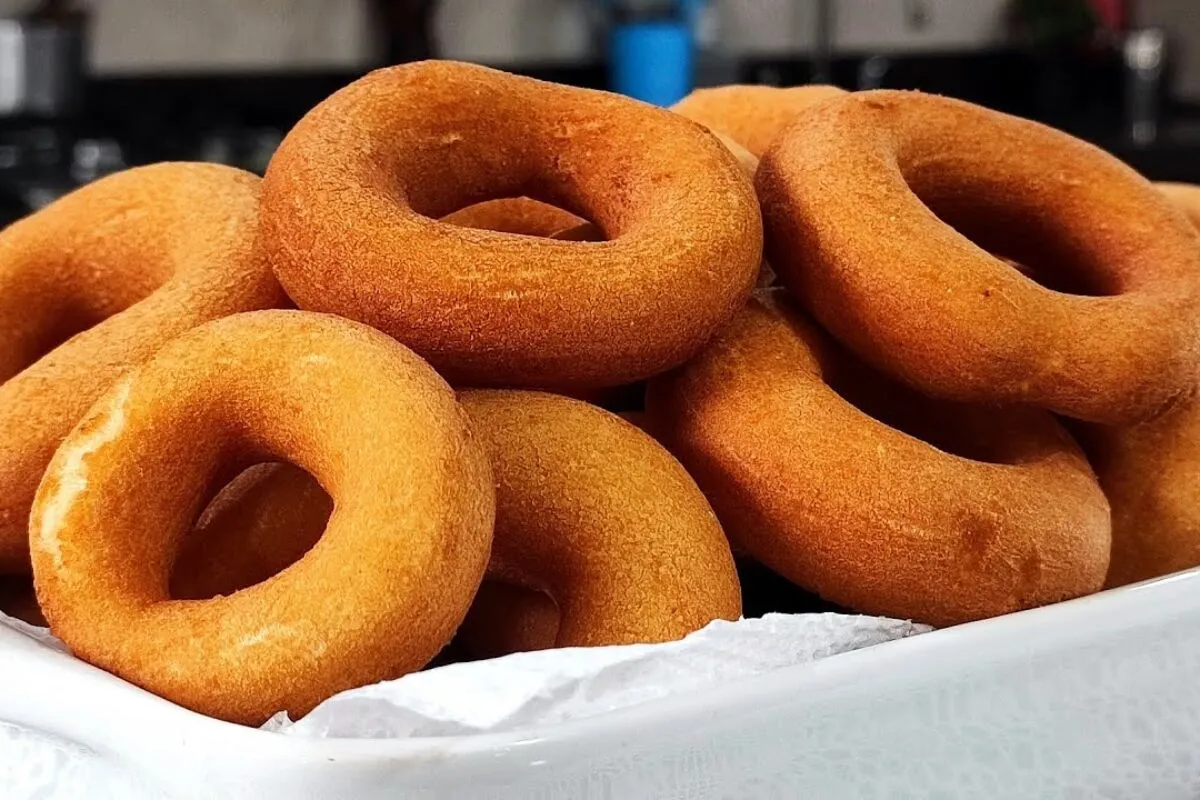 Rosquinha doce de polvilho frita e sequinha com apenas 3 ing