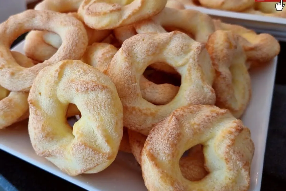 Rosquinha doce de polvilho que derrete na boca e não leva tr