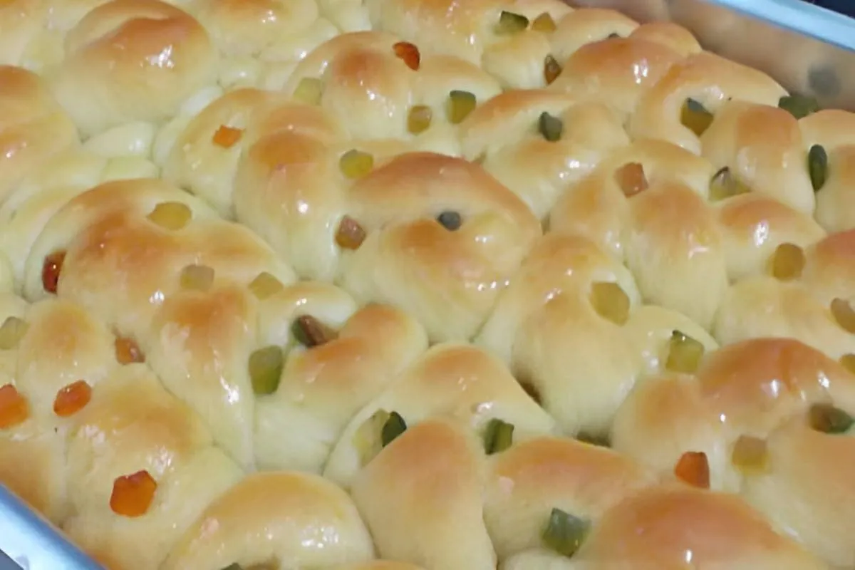 Rosquinhas de leite condensado com frutas cristalizadas para