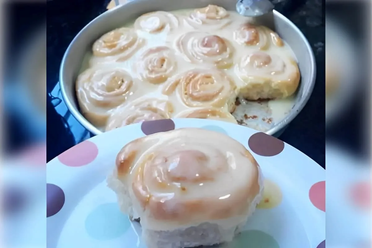 Rosquinhas húngaras cobertas com leite condensado que desman