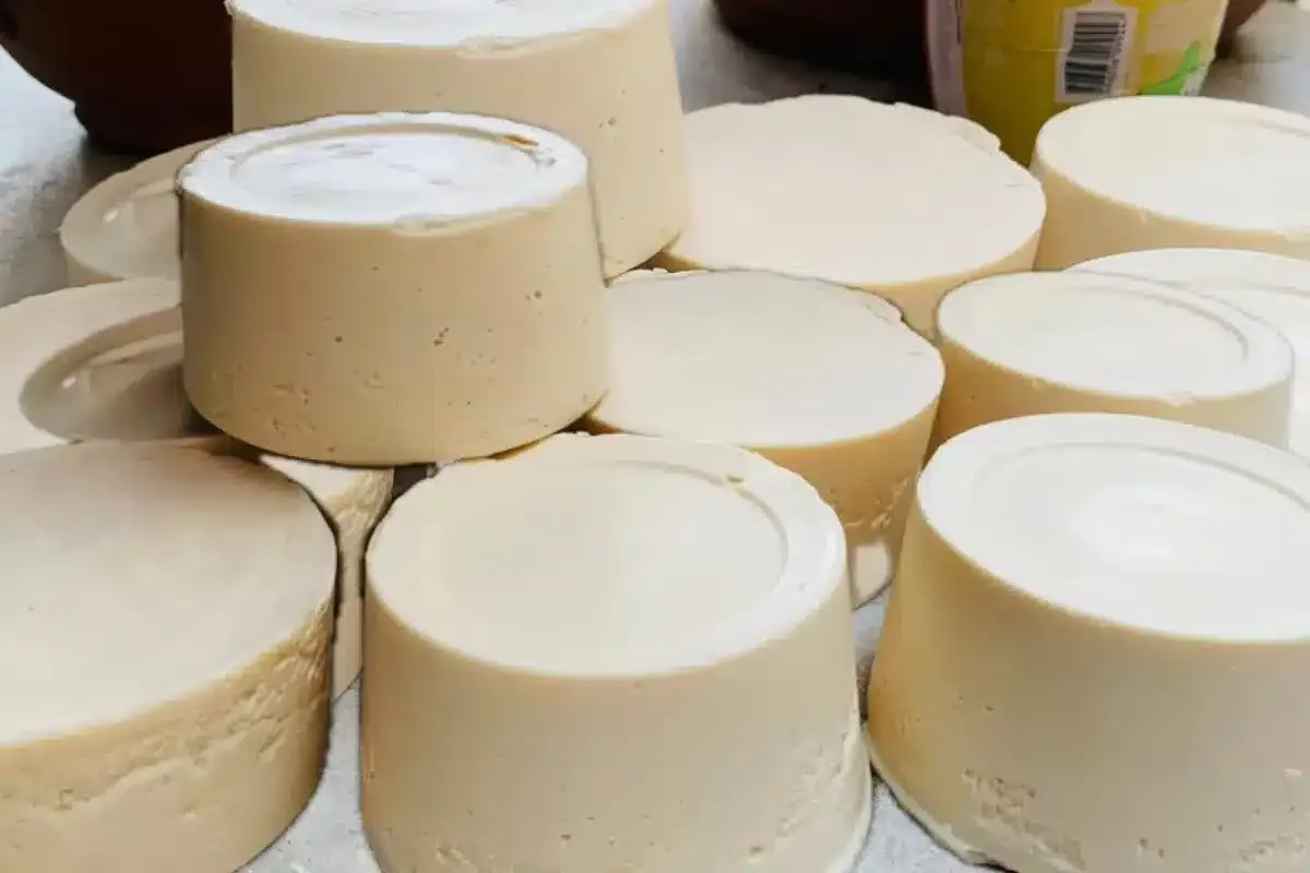 Sabão bactericida caseiro rende um monte de barras que dá pa