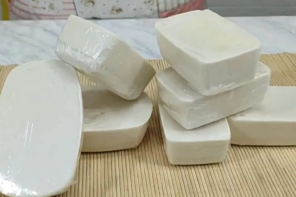Sabão branqueador caseiro que rende um quilo e vai deixar as