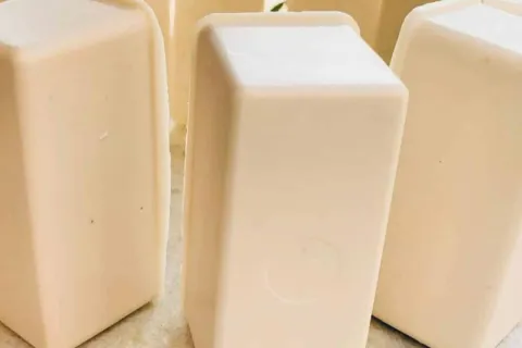 Sabão caseiro em barra: muito fácil de fazer e rende várias 
