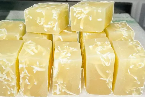 Sabão caseiro sem soda com um segredo para fazer a barra per