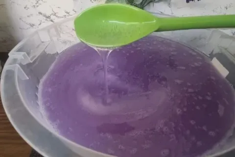 Sabão de água oxigenada perfumado com ação poderosa que limp