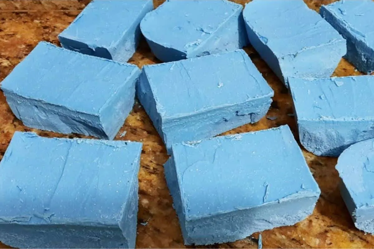 Sabão em barra caseiro bem fácil de fazer que espuma bastant