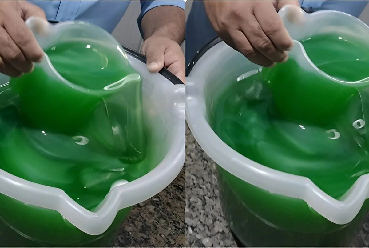 Sabão líquido para lavar roupas rende bastante limpa de verd