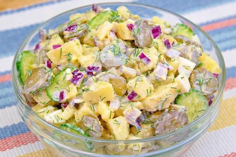 Salada alemã mais saborosa e irresistível: uma receita simpl