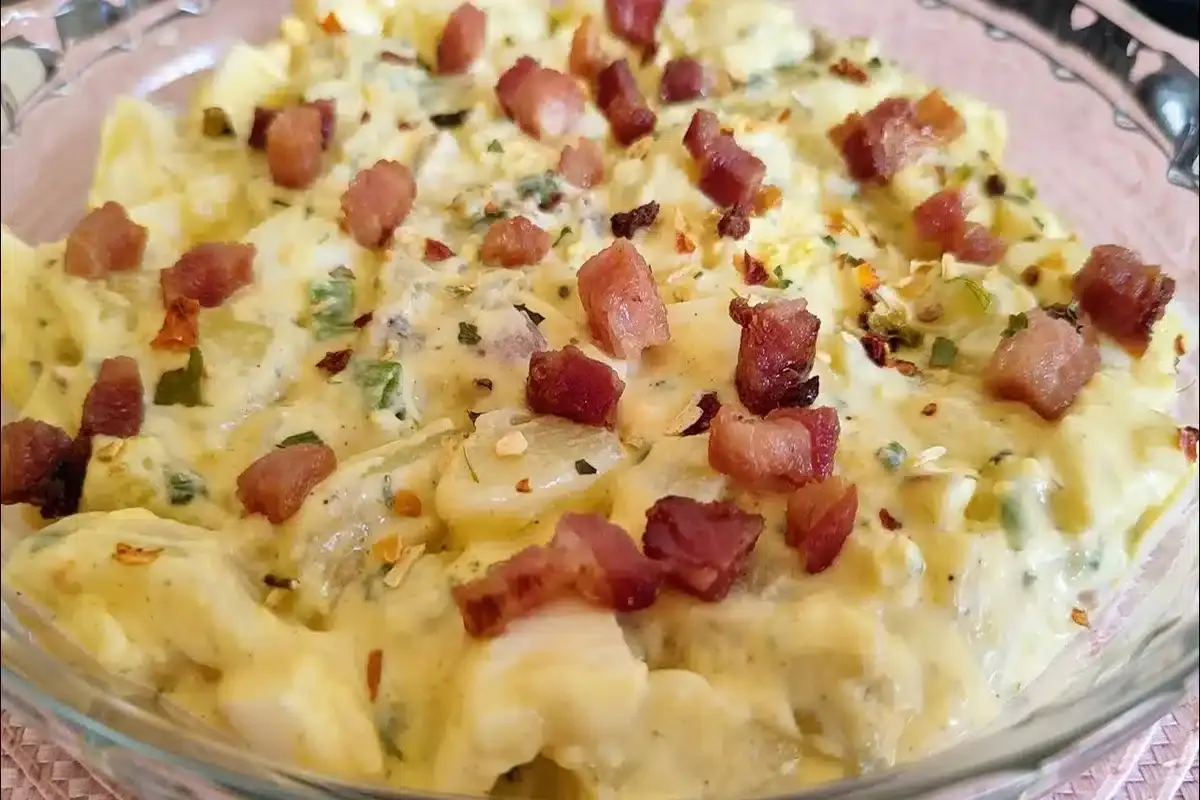 Salada de batata com bacon: você não vai querer outra salada