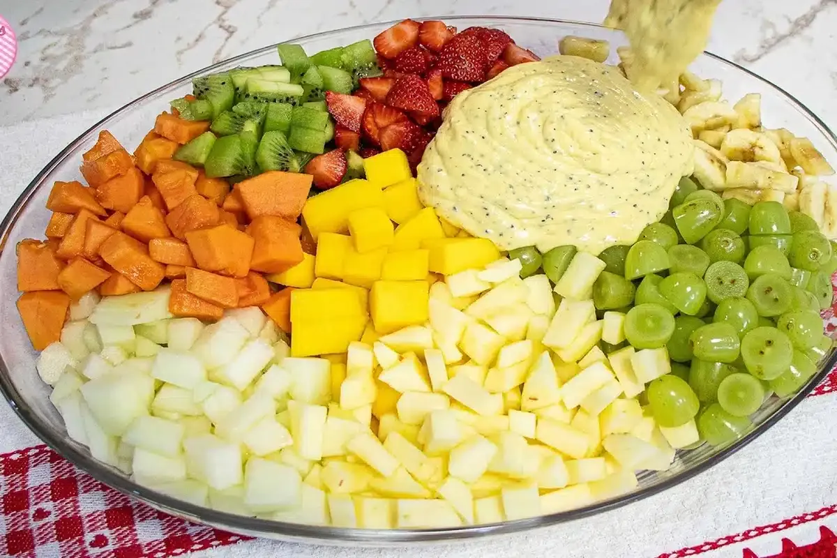 Salada de frutas com maracujá que está fazendo o maior suces