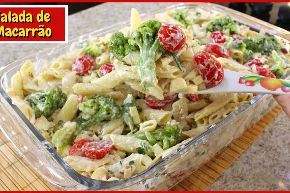 Salada de macarrão, que fica refrescante e saboroso, ideal p