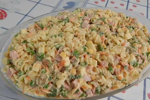 Salada de macarrão uma macarronese deliciosa para suas festa