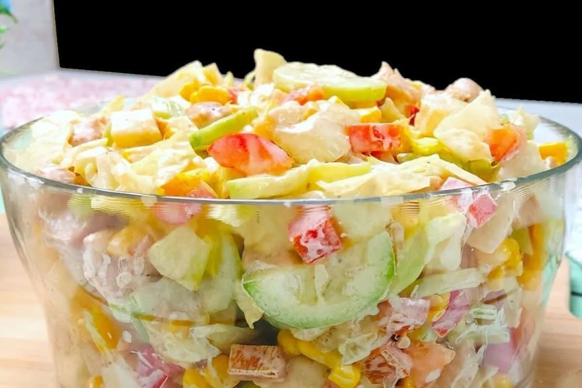 Salada de maionese completa e refrescante para acompanhar su