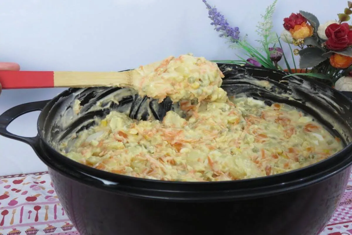 Salada de maionese uma opção fácil para você já ir planejand
