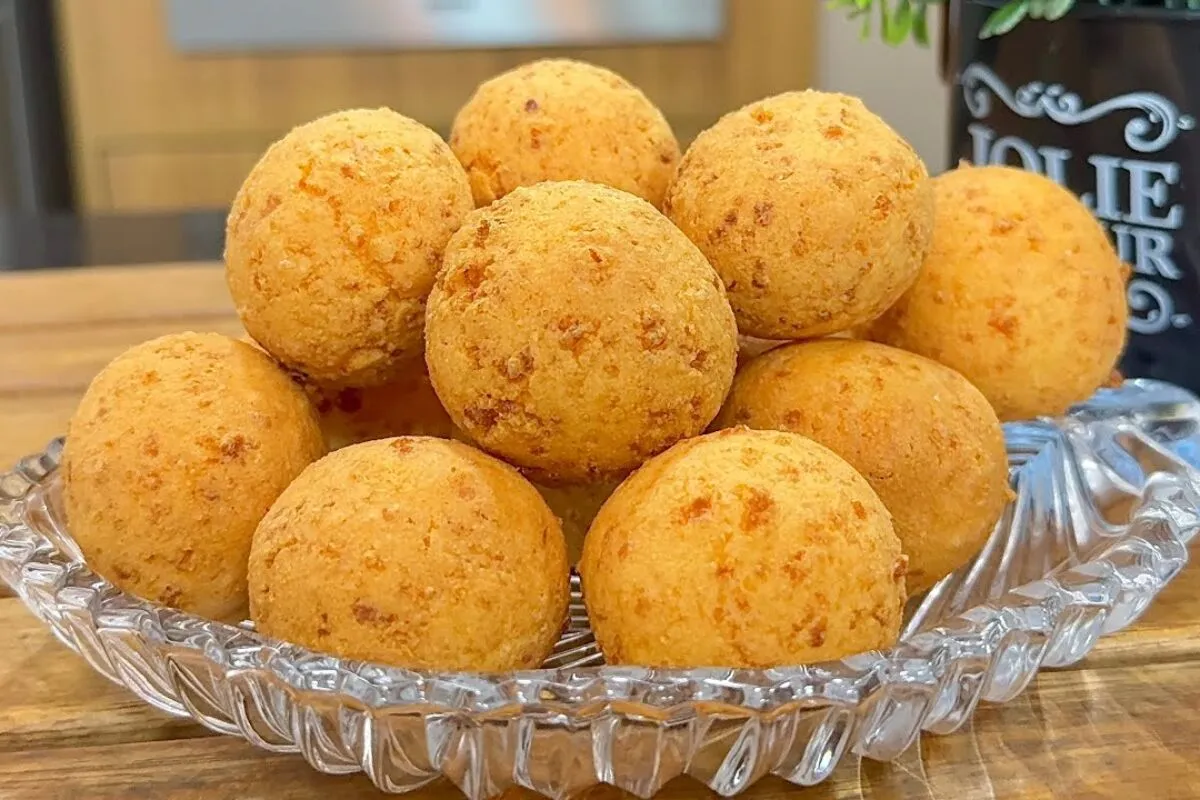 Salgadinho de queijo que fica incrivelmente crocante e vicia