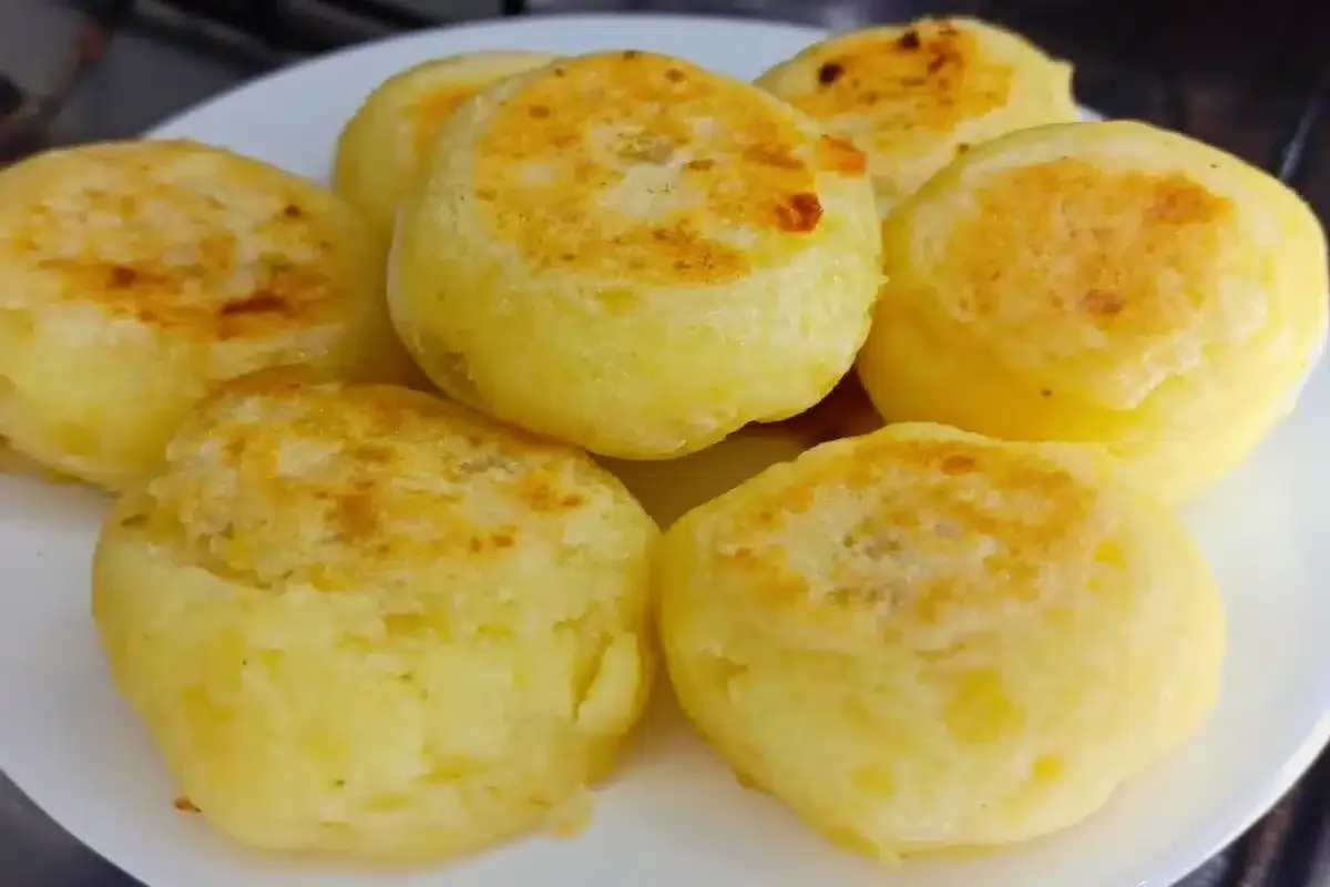 Salgado de frigideira saboroso feito sem farinha de trigo, p