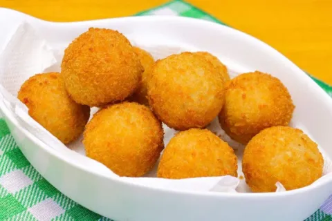 Salgado de queijo diferente: mais fácil e rápido, perfeito p