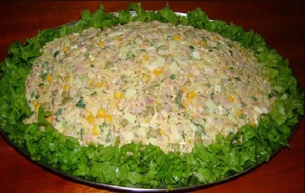 Salpicão de Frango com Queijo e Presunto